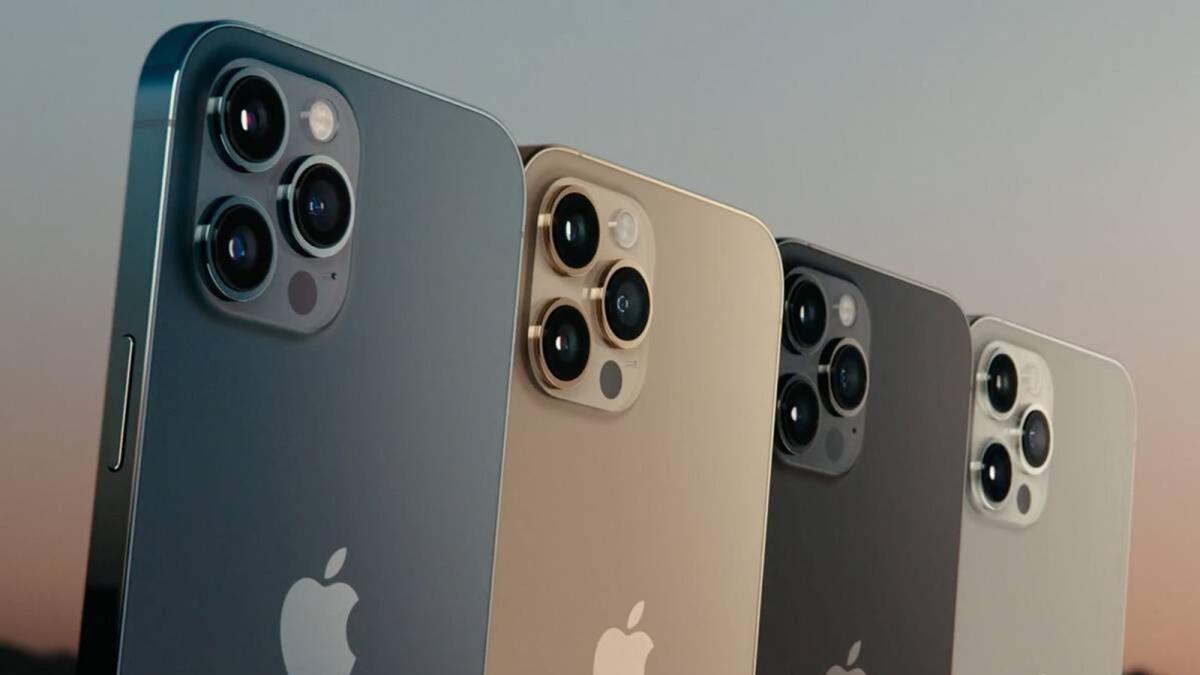 The iPhone 12 series has accessories that magnetically attach to it on its rear.