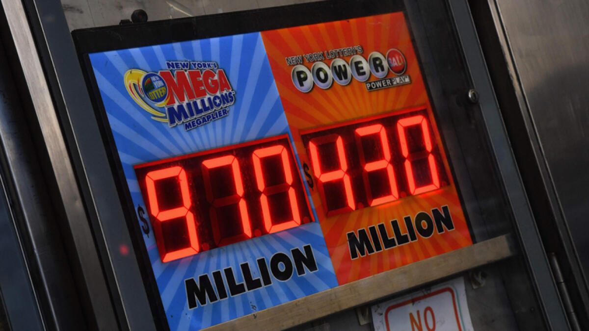 US lottery jackpots climb to $2.2 billion combined after no winners 