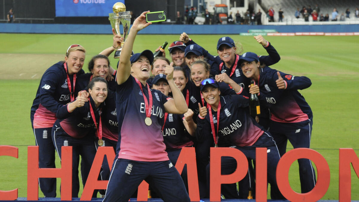 Shrubsole stars as England edge India to clinch Womens World Cup final