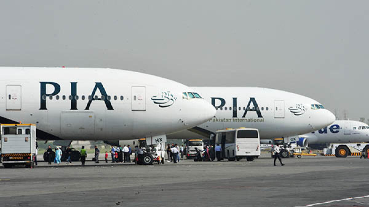 Passengers forced to stand on a PIA flight  