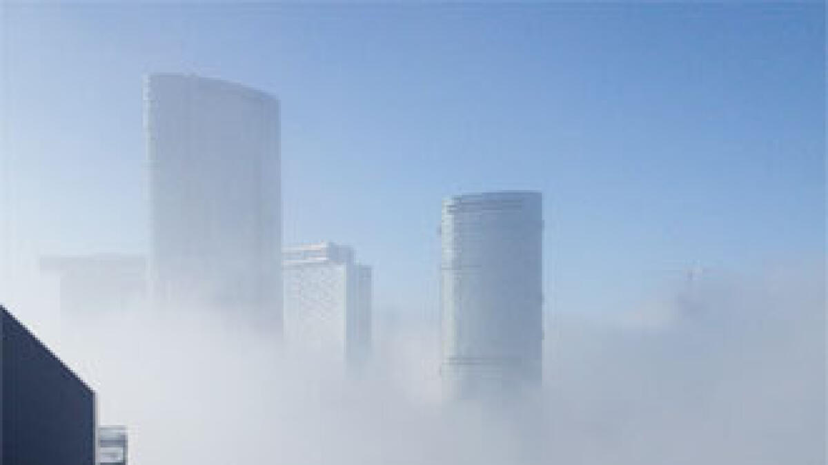 Thick fog blankets UAE, motorists warned
