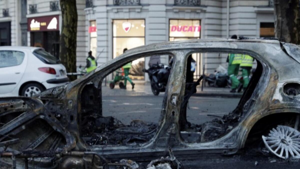 French govt holds crisis talks after yellow vest riots