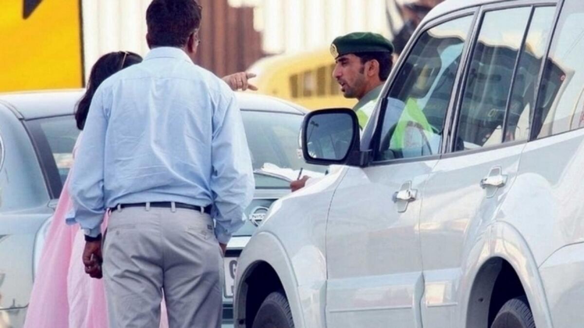 Dubai Police, fine, road