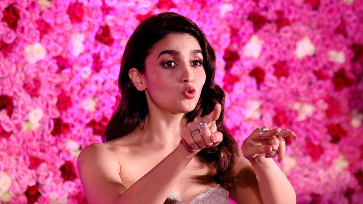 Indian Bollywood actress Alia Bhatt attends the Lux Golden Rose Awards ceremony in Mumbai on November 18, 2018.  / AFP / -