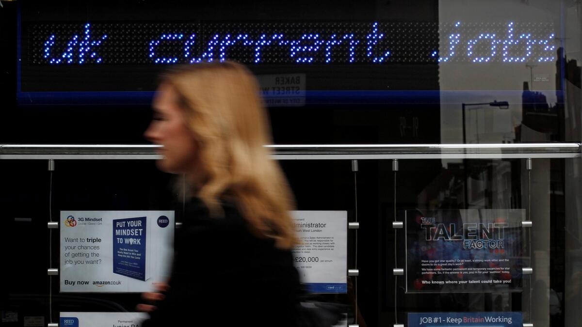 UK workers wage growth slows