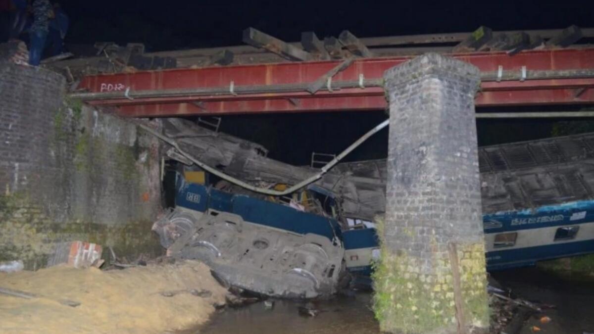 Four killed, over 100 injured in Bangladesh train derailment