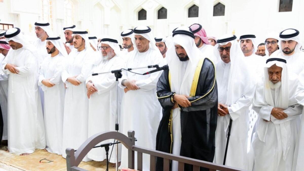 A number of Sheikhs, tribal noblemen, dignitaries, VIPs, officials and citizens attend the funeral prayers.