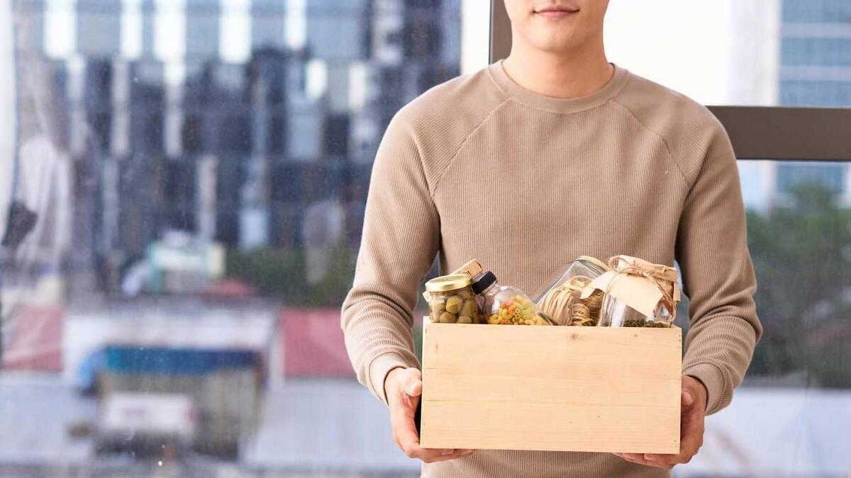 100 Emiratis hand out food boxes to workers in UAE