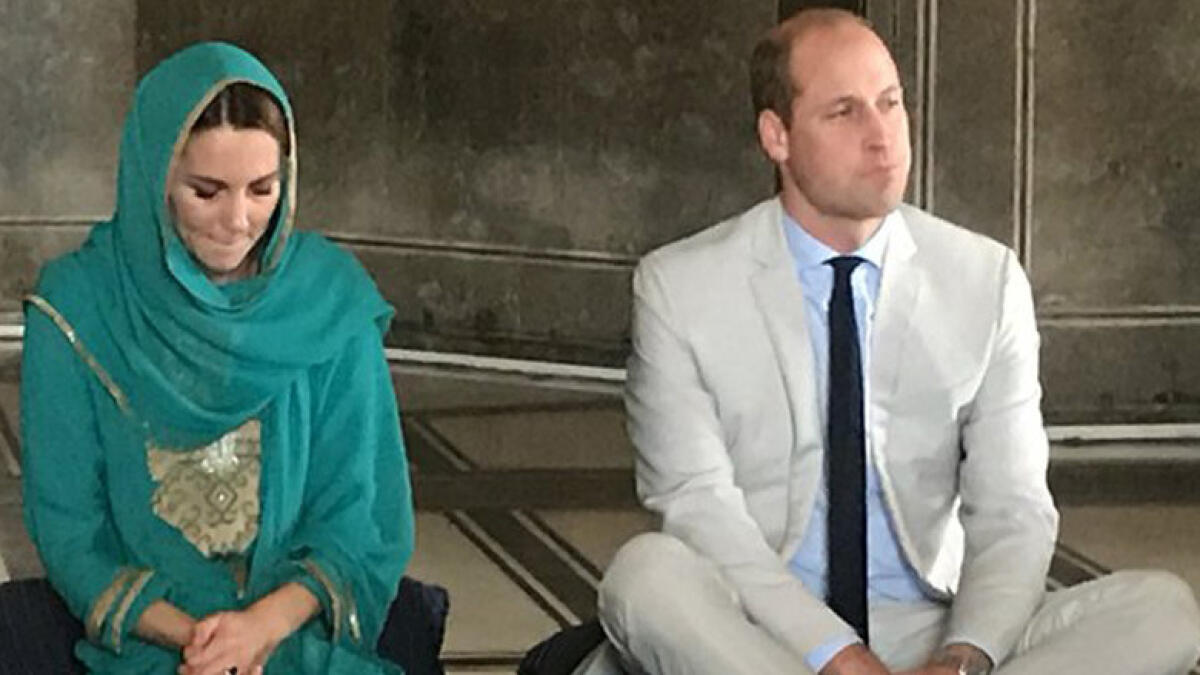 Prince William, Kate, Pakistan, RoyalsVisitPakistan, listen to Quran