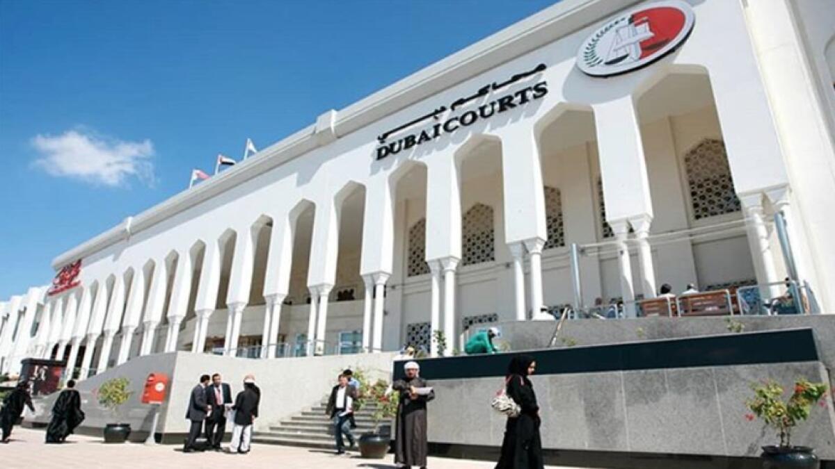 Dubai Criminal Courts, fake cop