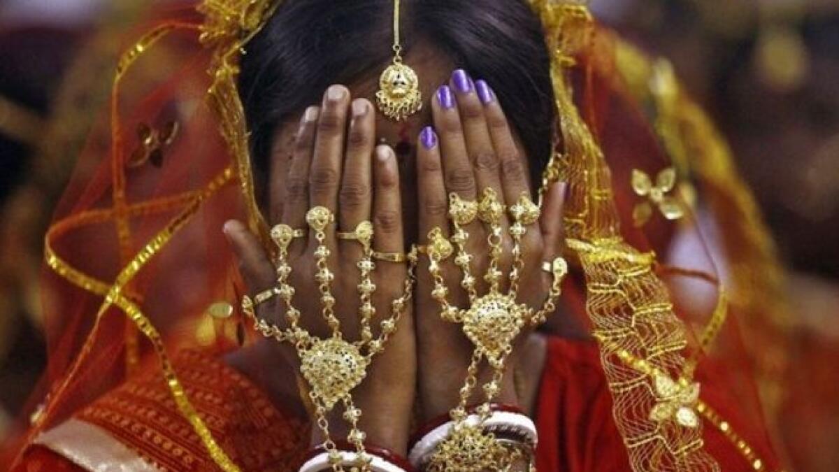 indian bride steal from in laws, Tinku, offbeat news, bride cheats on husband
