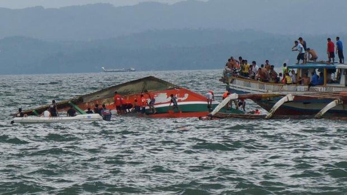 11 dead after 3 boats capsize in Philippines