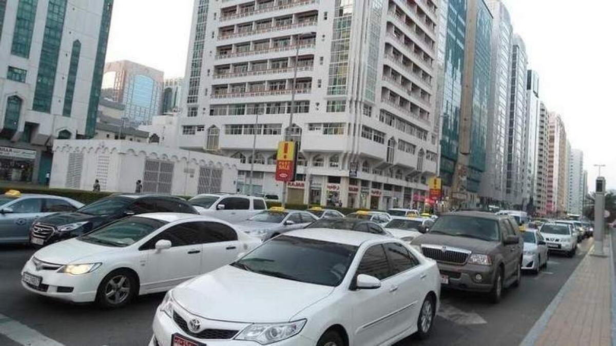 Slow moving traffic in Abu Dhabi and Dubai