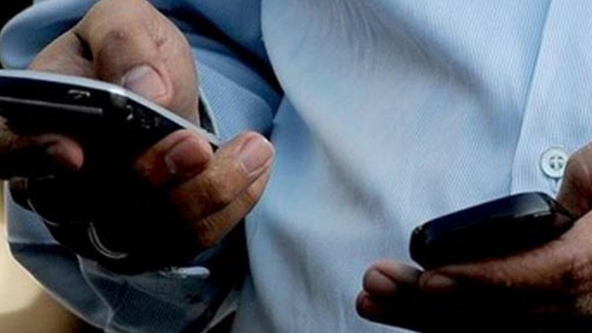 Overseas Pakistanis can take home only 1 phone free of duty in a year