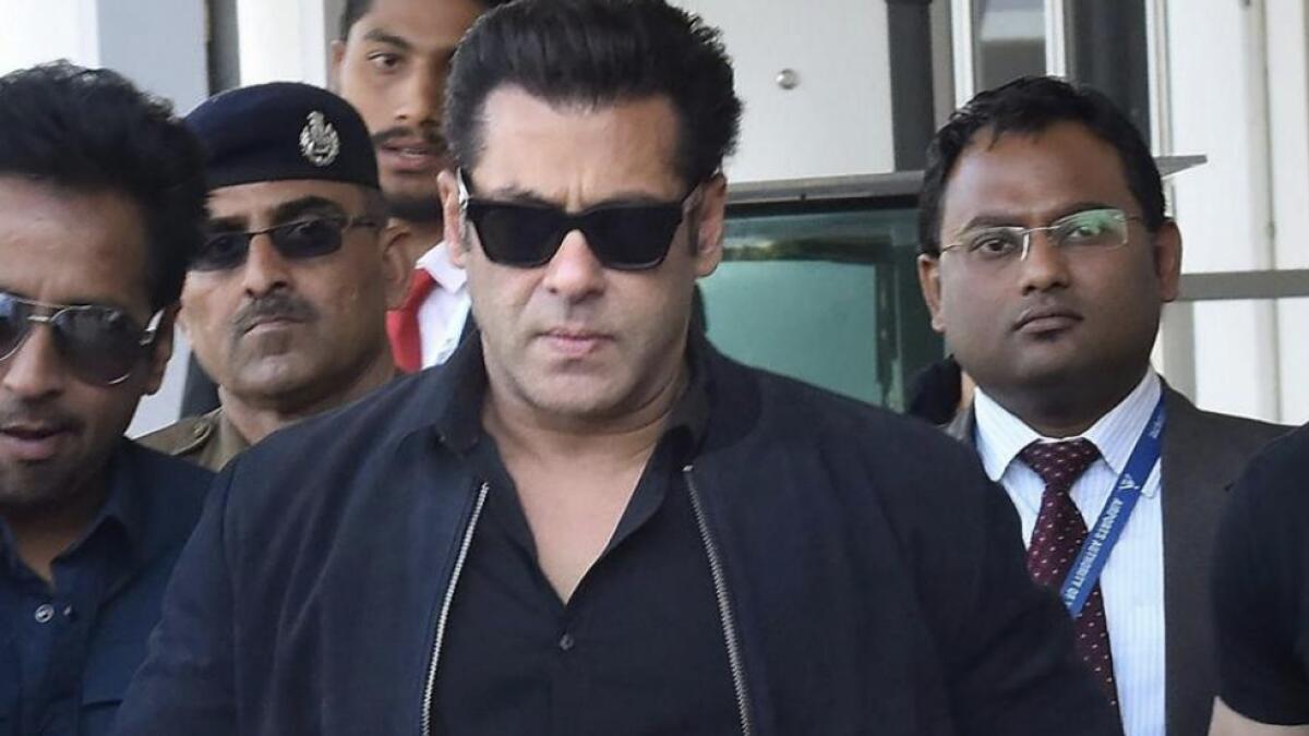  Salman Khan receives death threats from gangster