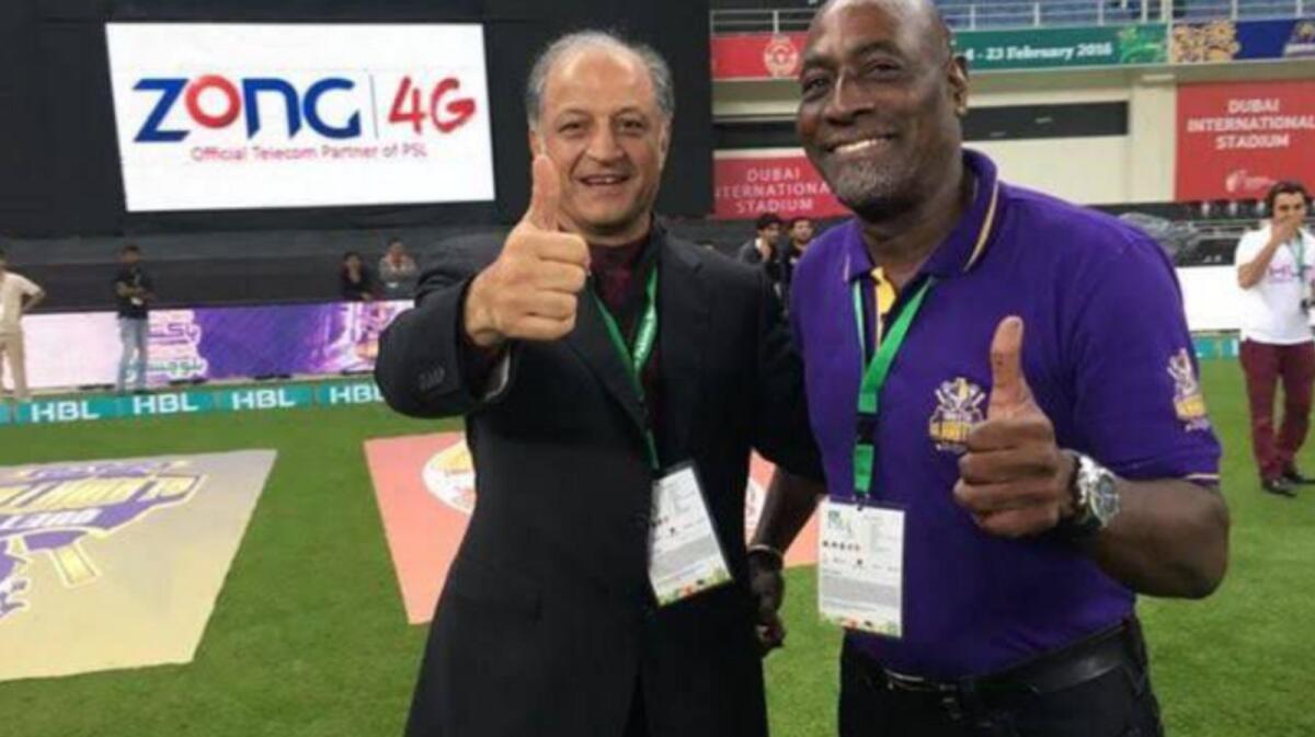 Quetta Gladiators owner Nadeem Omar (left) with West Indian great Viv Richards. — Supplied photo