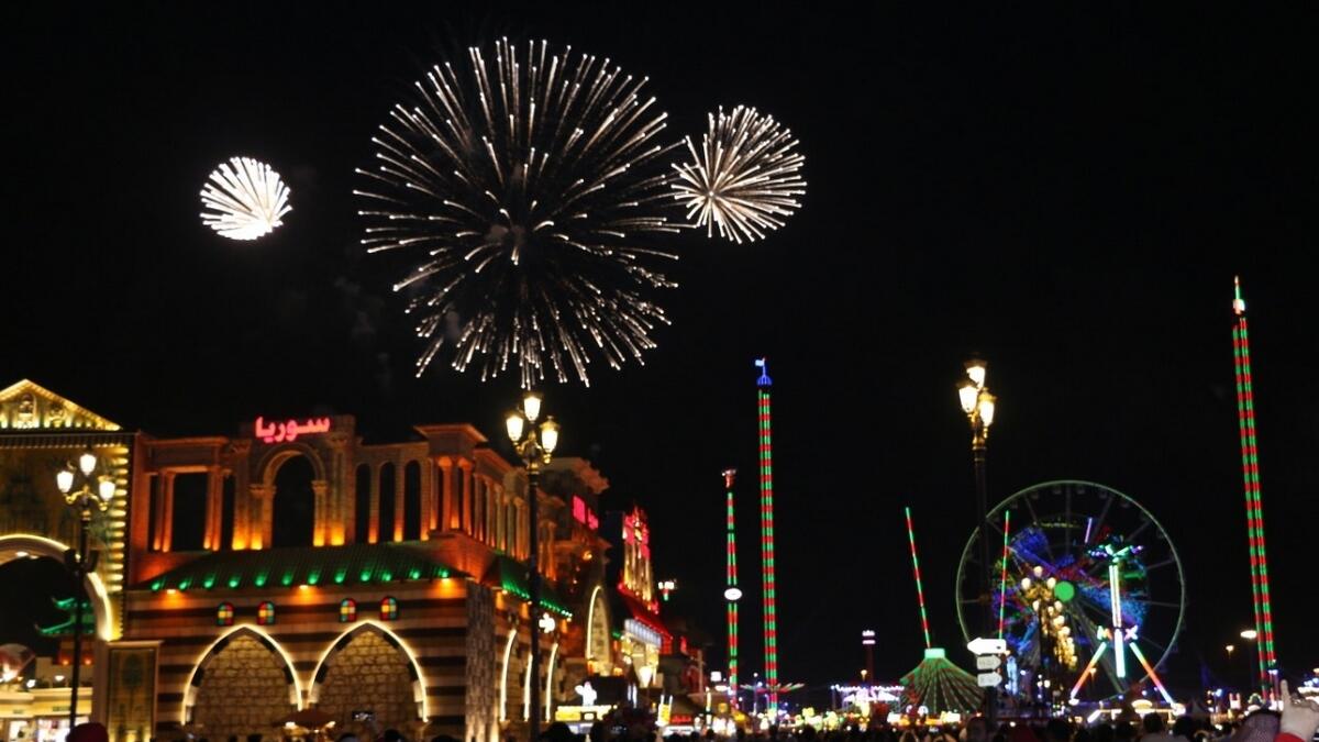 Grand, celebrations, herald, brand new, decade, UAE, Burj Khalifa,  fireworks, Dubai Mall, Burj Park, NYE 