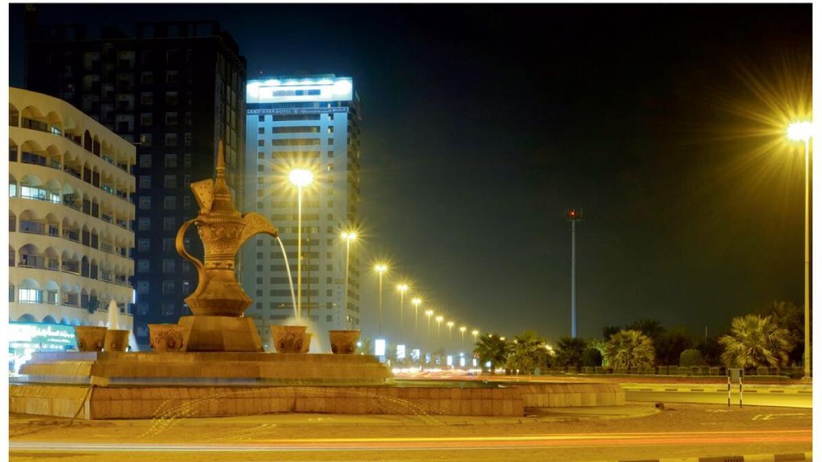 This roundabout is named after Arabic coffee pot called dallah, which is used to brew and serve qahwa.