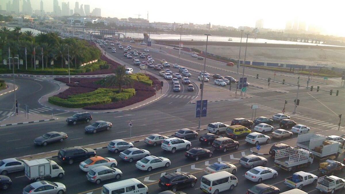 Cameras to spot illegal taxi service in Dubai