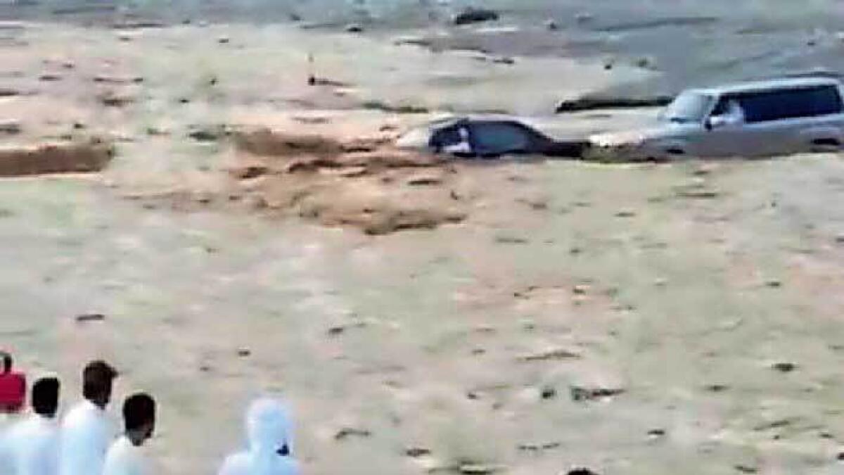 Sreengrabs from a video shows Emirati man’s heroic mission.