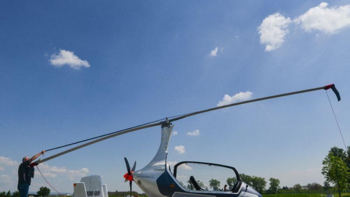Video: Move over flying cars, mini helicopters are here