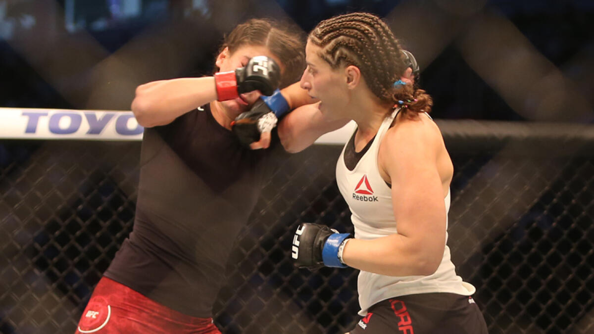 Sarah, Joanne shine in first female bouts