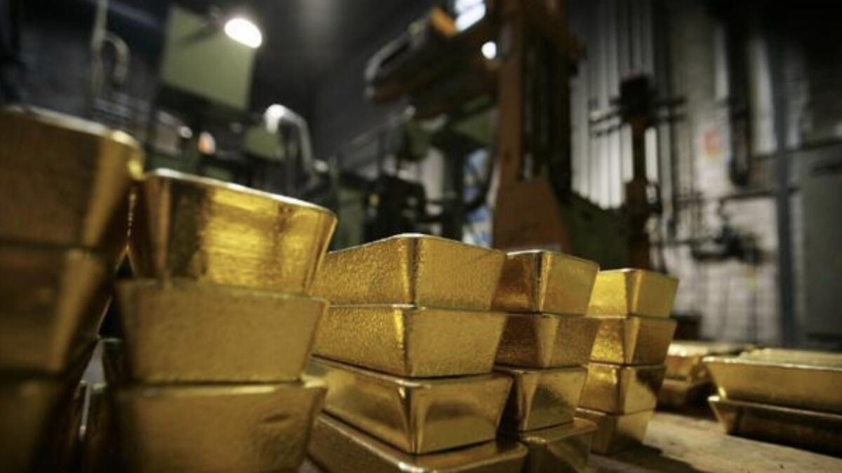 Dubai gold prices inch up as dollar hits 3-year lows