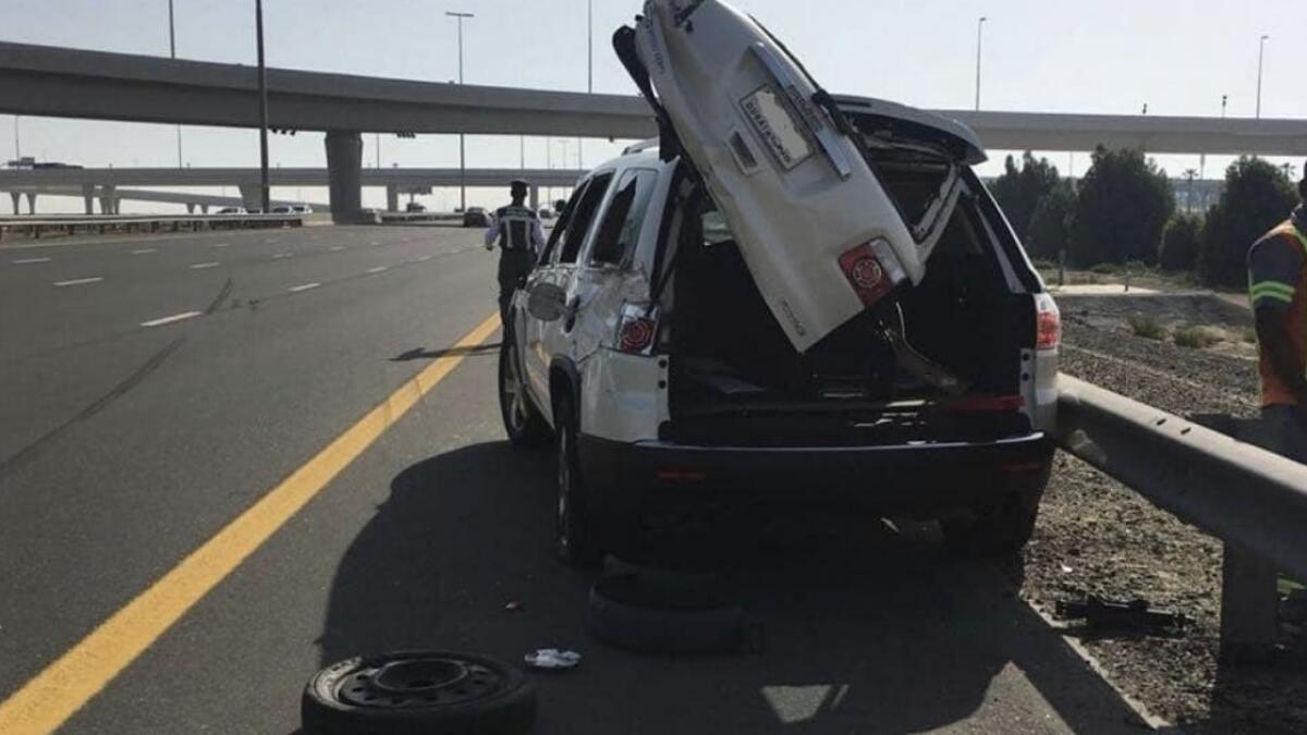 Driver dies after pickup hits him on road shoulder in Dubai