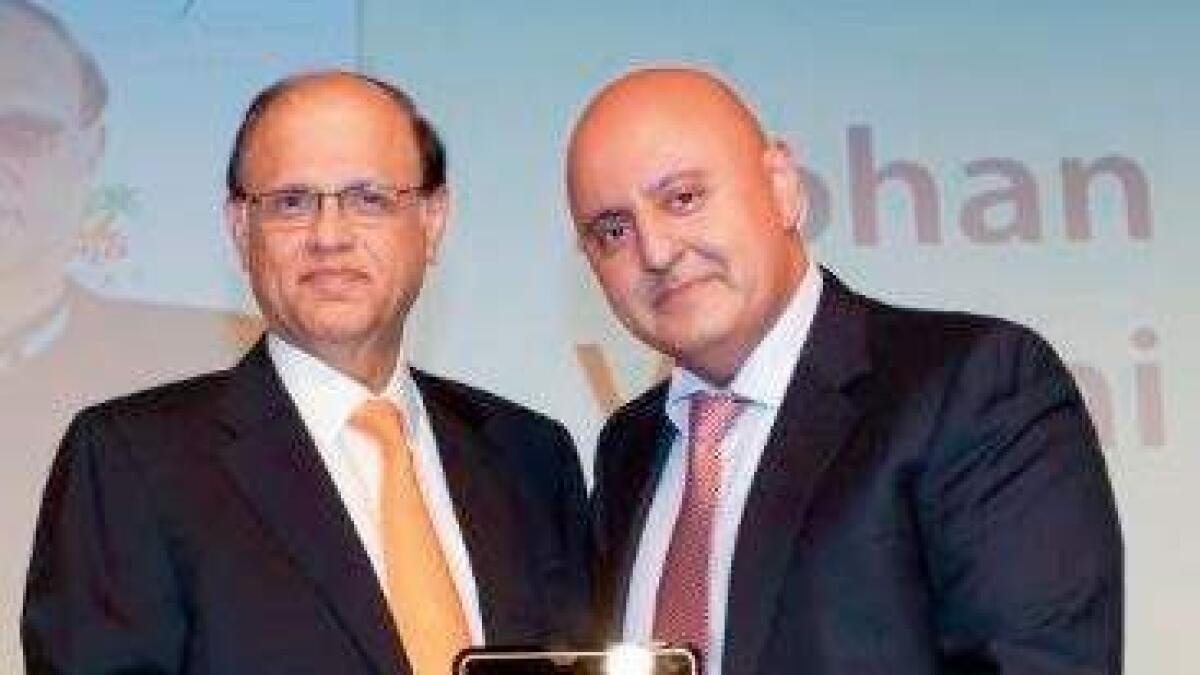 Valrani receives Lifetime Achievement Award at the Indian CEO Awards