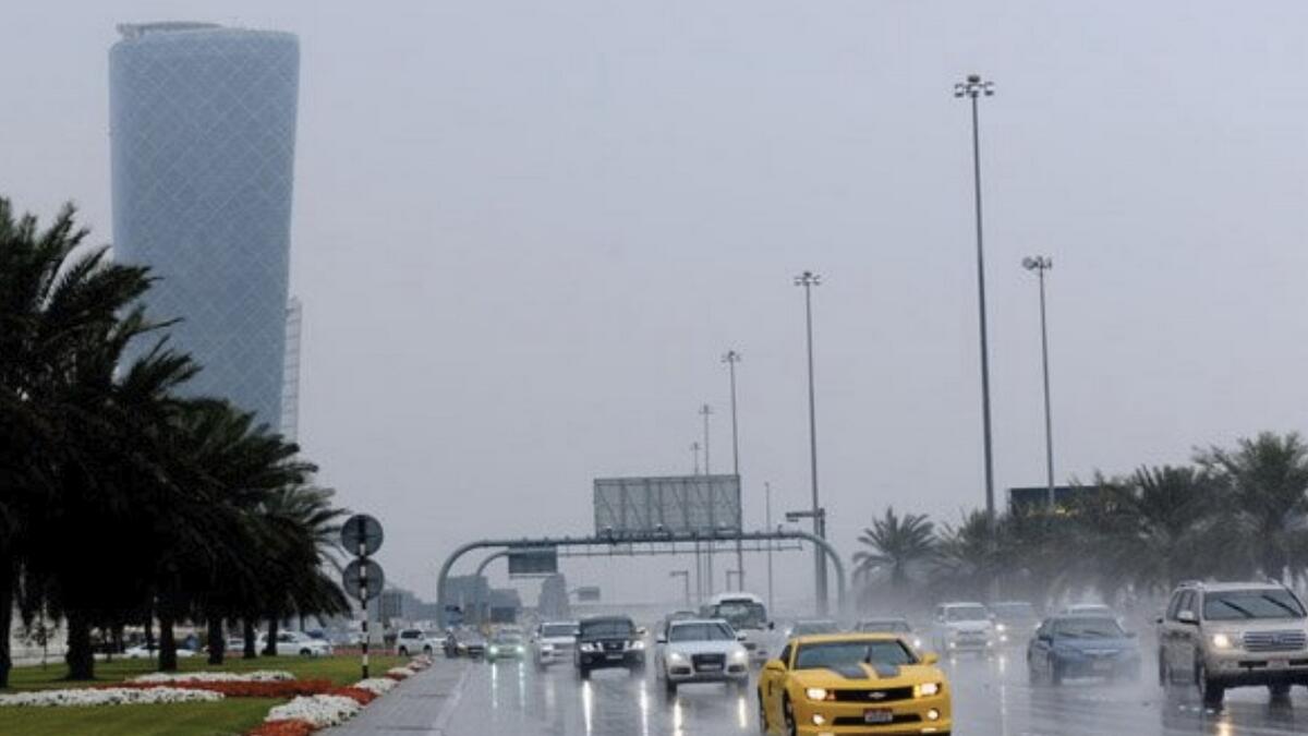 Weather update: Rain, sandstorm hit parts of UAE 