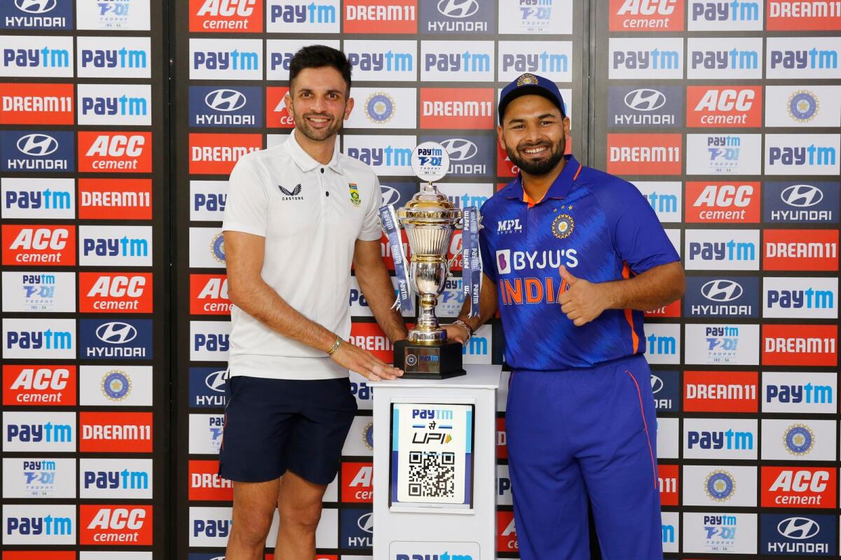 Rishabh Pant and Keshav Maharaj with the trophy. (BCCI)