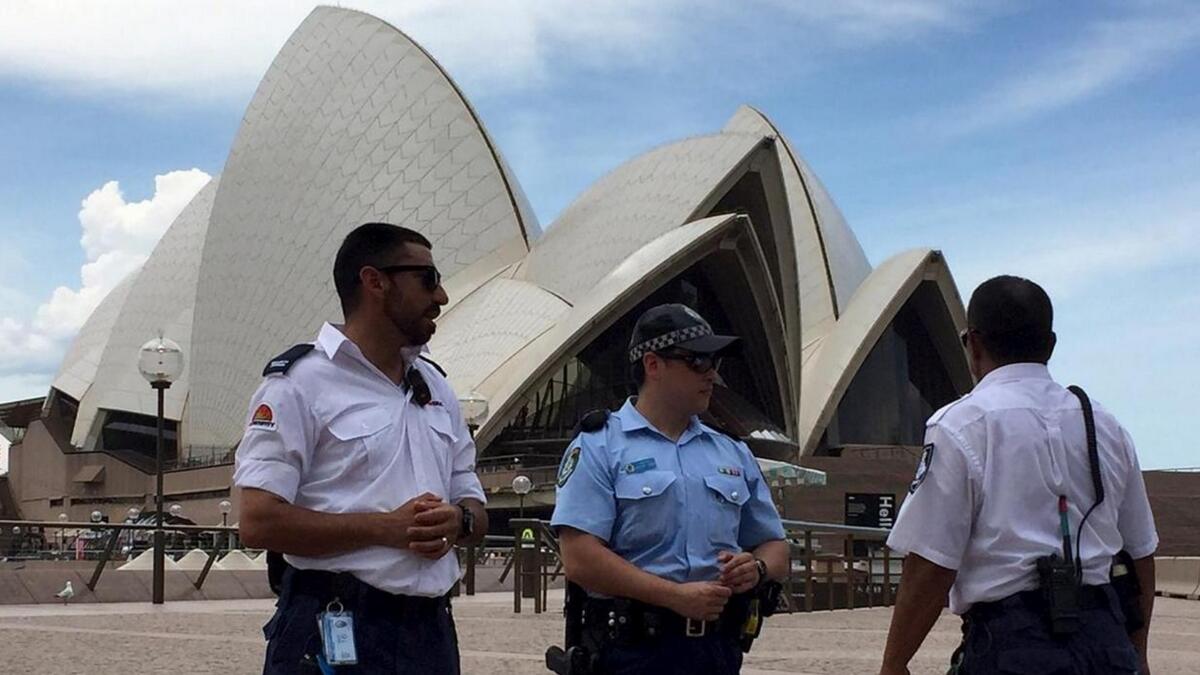  Hundreds evacuated after Sydney Opera House gas leak 