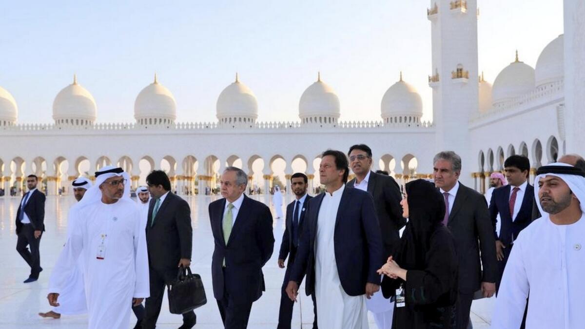 Video: Pakistan PM Imran Khan visits Sheikh Zayed Grand Mosque