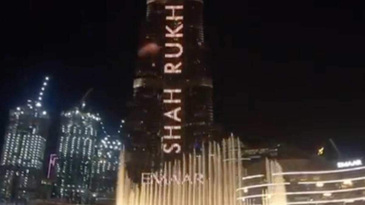 shah rukh khan, be my guest, burj khalifa, srk, birthday, shah rukh, lights up, light show, emaar, birthday,