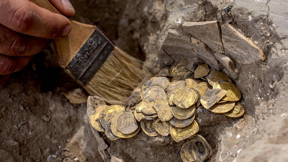 archaeologists, gold coins, Israel