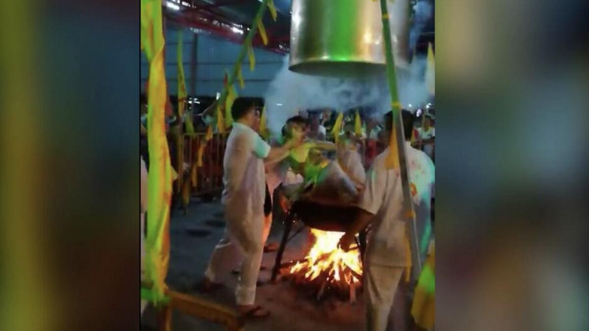 Man steams himself to death inside boiling wok 