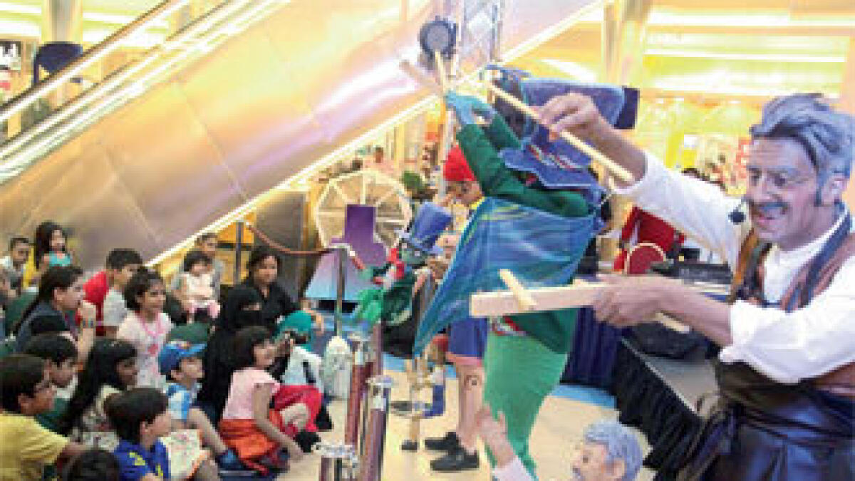 Pinocchio entertains Reef Mall shoppers
