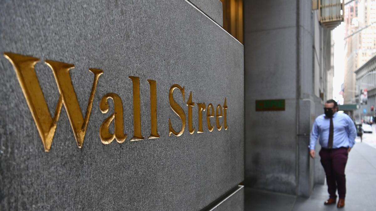 Wall street, tech, sell-off, continues, stocks, shares, nasdaq