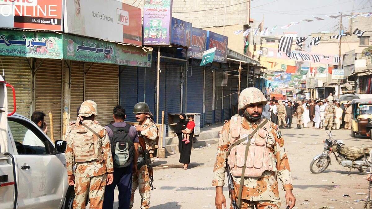 Rangers detain over 30 suspects in Karachi