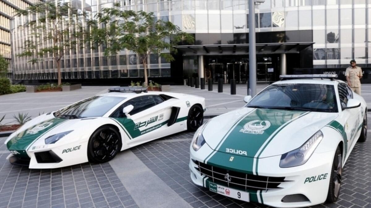 دبي: تساعد طباعة الأحذية الشرطة في الكشف عن مؤامرة سرقة بقيمة مليون درهم من قبل موظفي الشركة