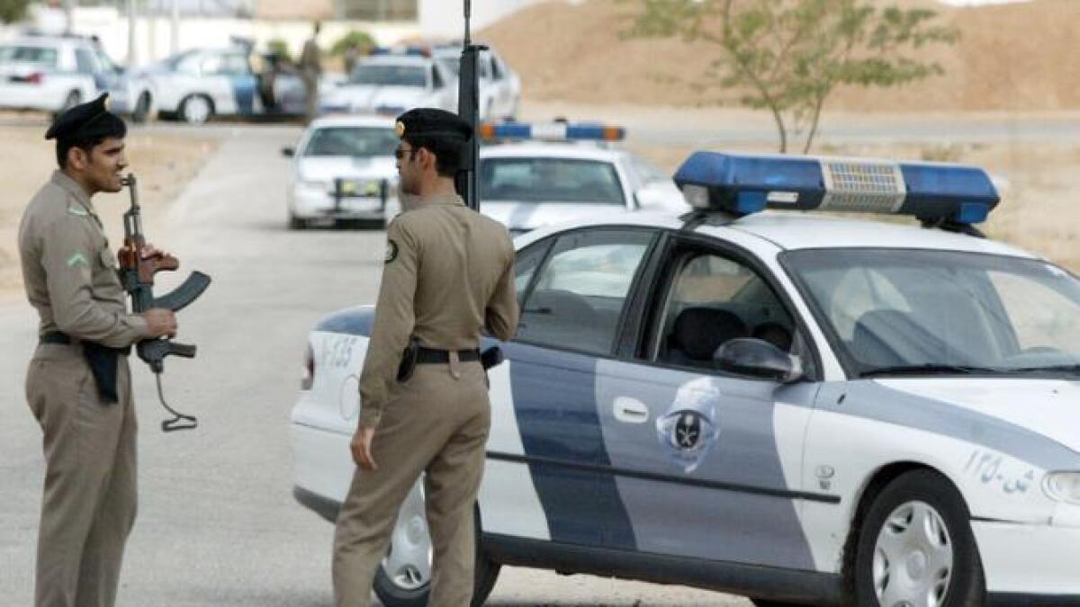 Saudi policeman, gunman killed in shootout