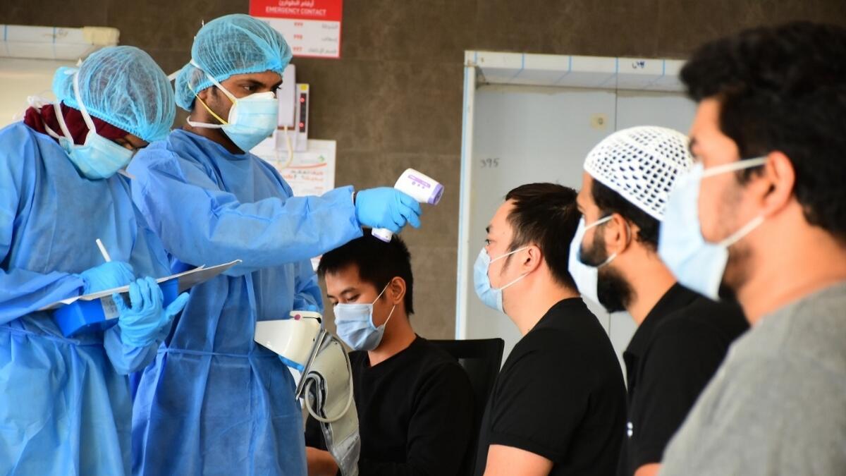 Combating coronavirus, covid19, visiting doctors, volunteers, UAE