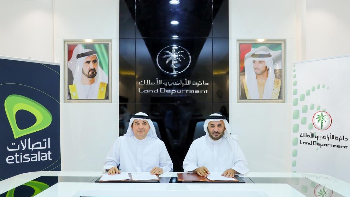 DLD signs MoU with Etisalat
