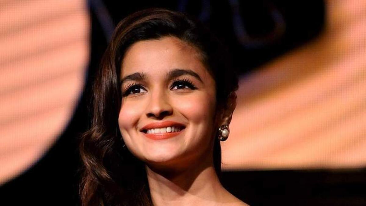 Alia Bhatt comes to the rescue of ailing filmmaker