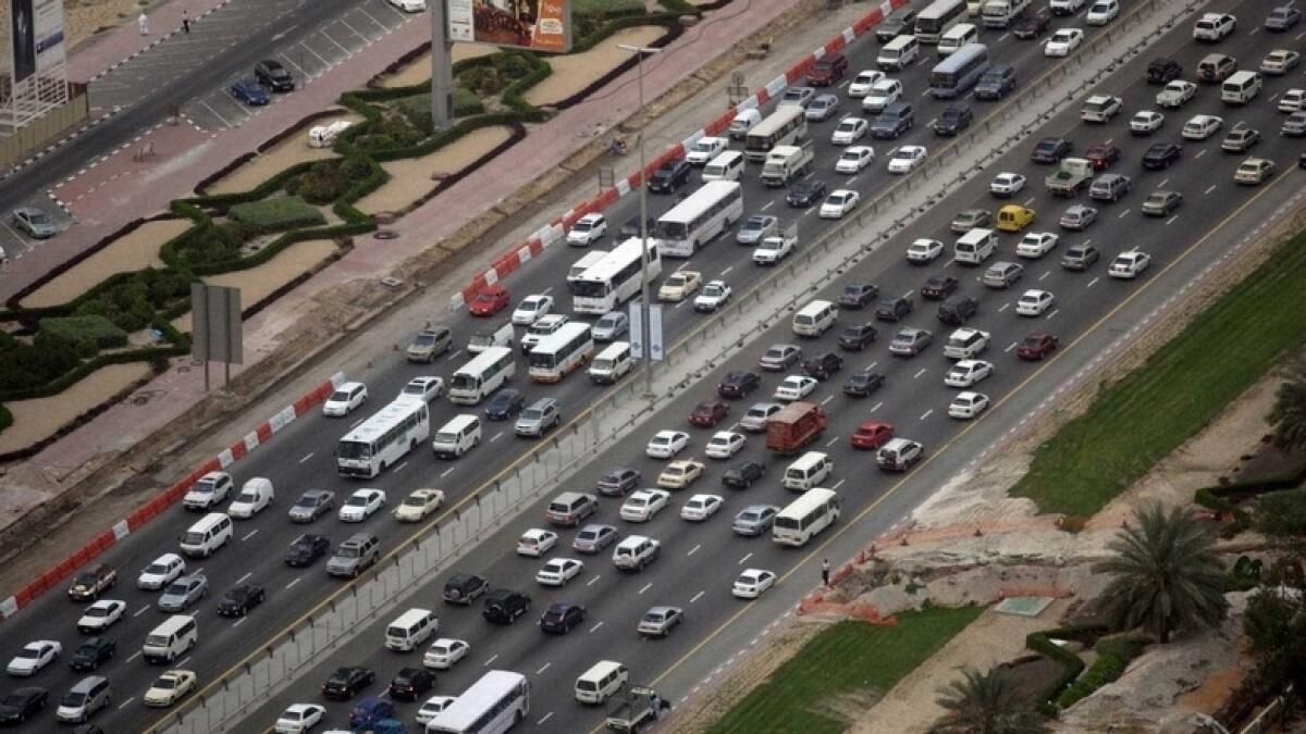 Tailbacks, traffic, Dubai, sharjah, roads