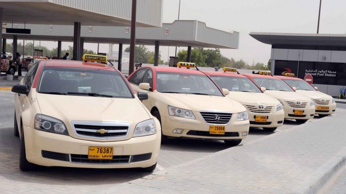 You can now rent cars by the hour in Dubai!