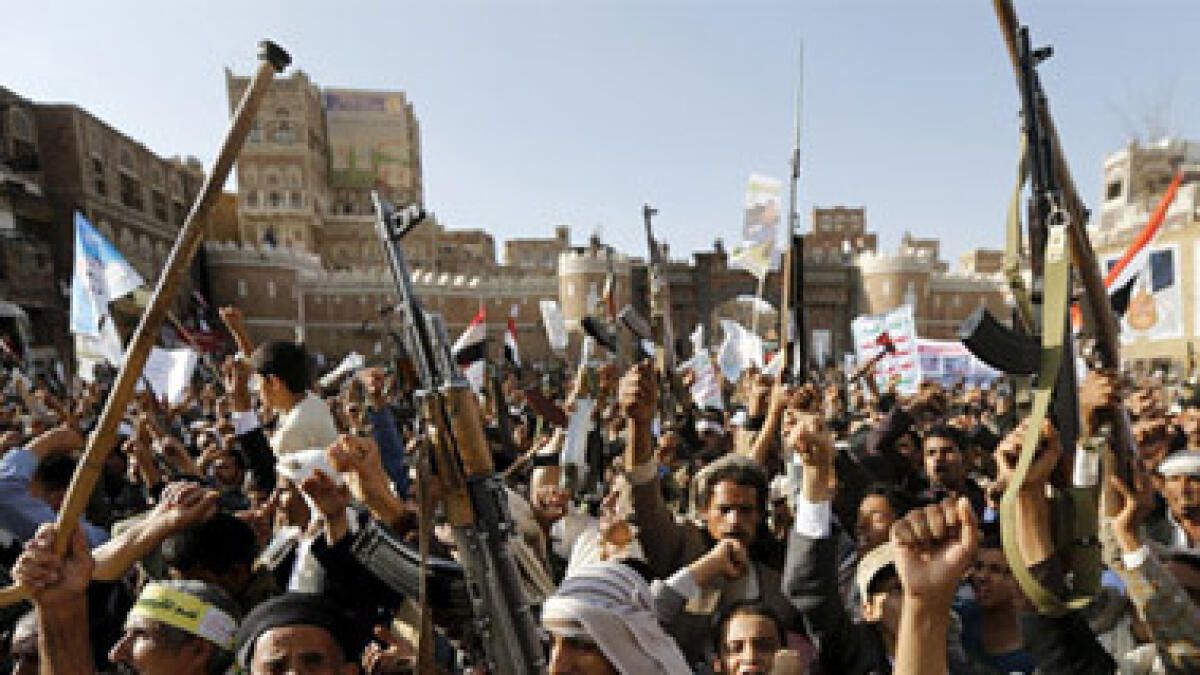 Arab warplanes continue strikes on Yemens Houthis: Residents