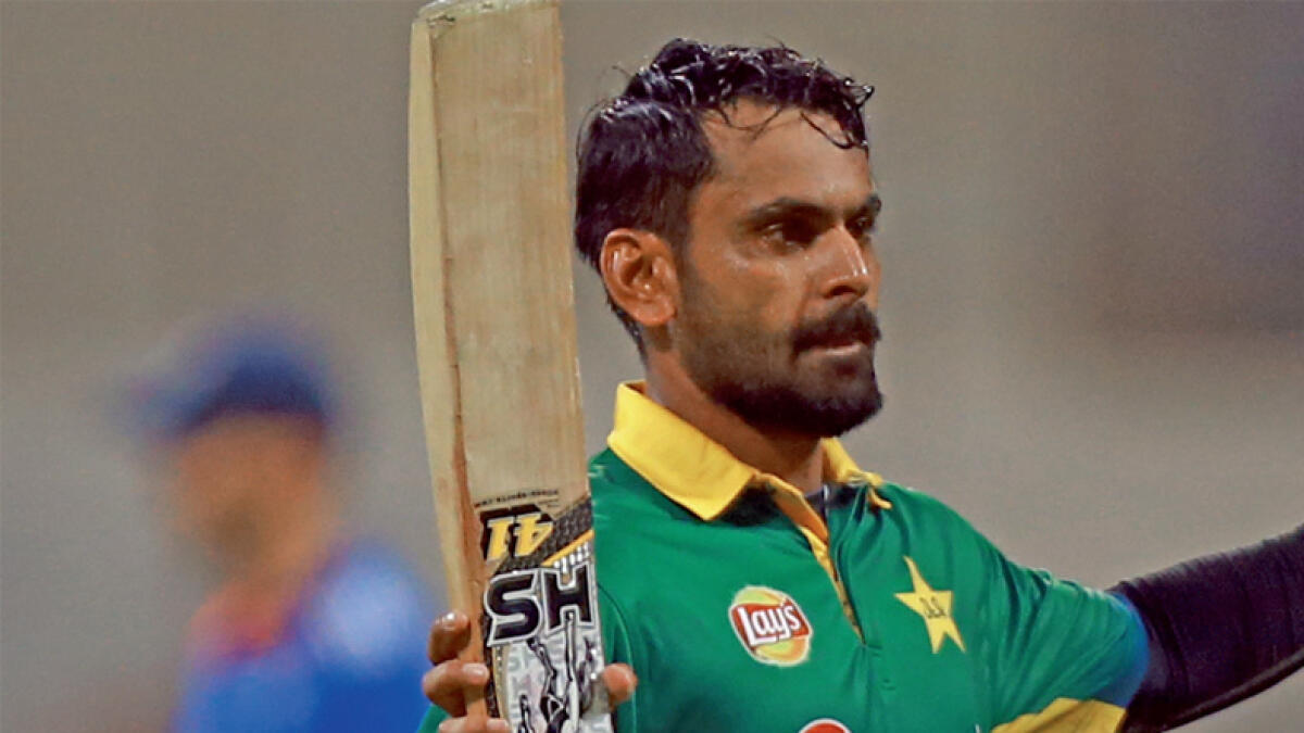 Pakistans Hafeez refuses to play in Amirs team