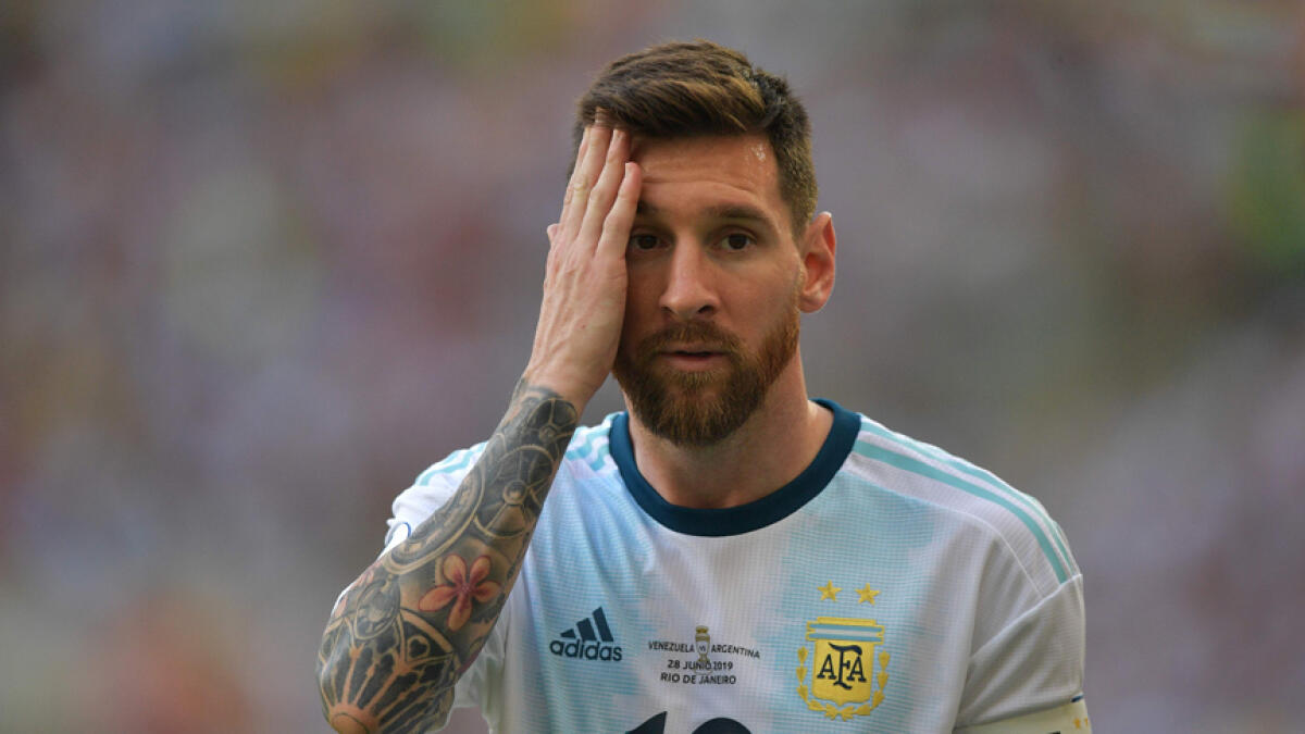 While Argentina make progress, Messi toils