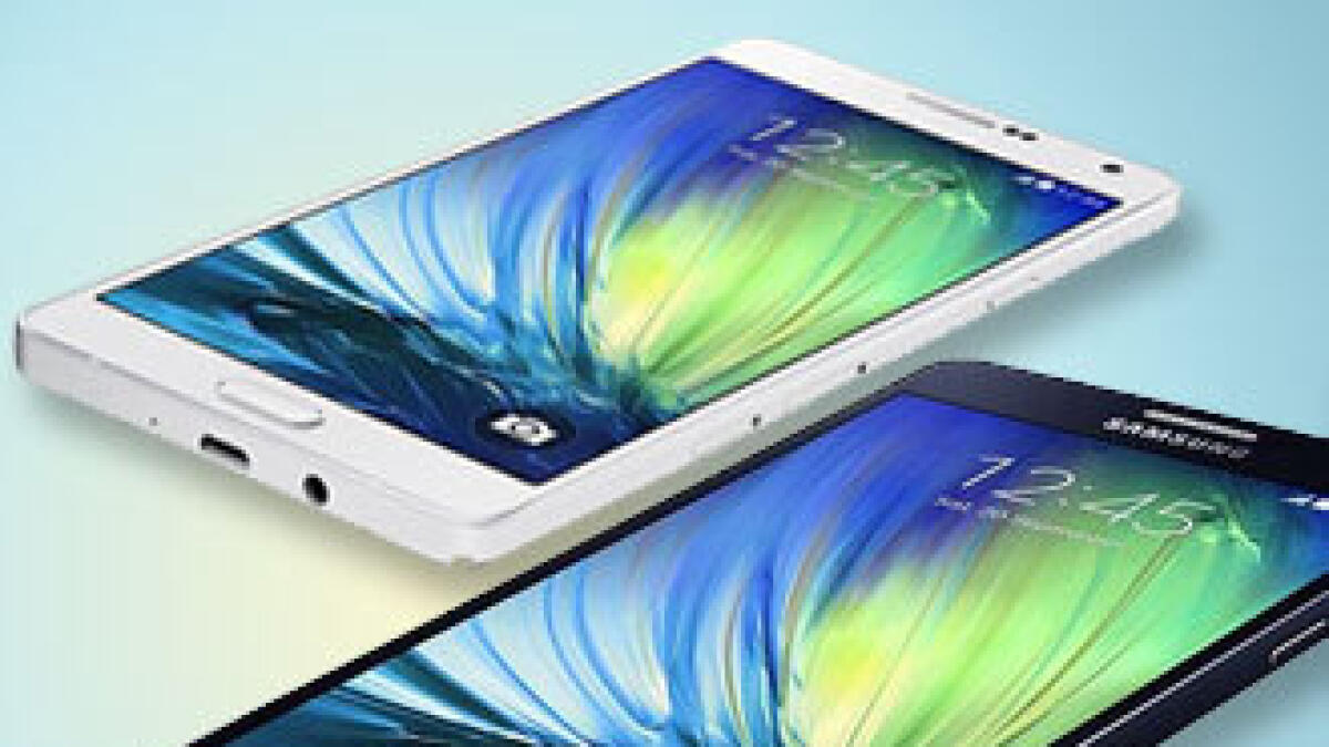 Samsung launches new phones, Indian songs library
